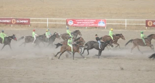 Конно-спортивный праздник прошел в Алматинской области ко Дню Республики