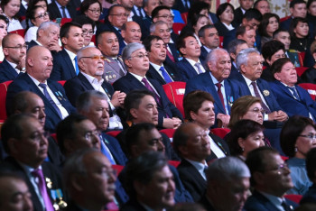 Фотография к новости: Президент посетил торжественный концерт, посвящённый Дню Республики