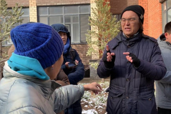 Фотография к новости: "Нужно это всё контролировать".  Видеорепортаж со встречи партии "Байтақ" с жителями в районе Малого Талдыколя