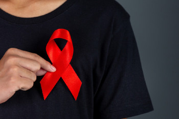 Депутаты заявили о недоступности соцуслуг ВИЧ-инфицированным в Казахстане