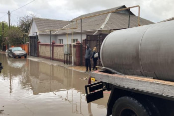 Проливной дождь затопил Шымкент