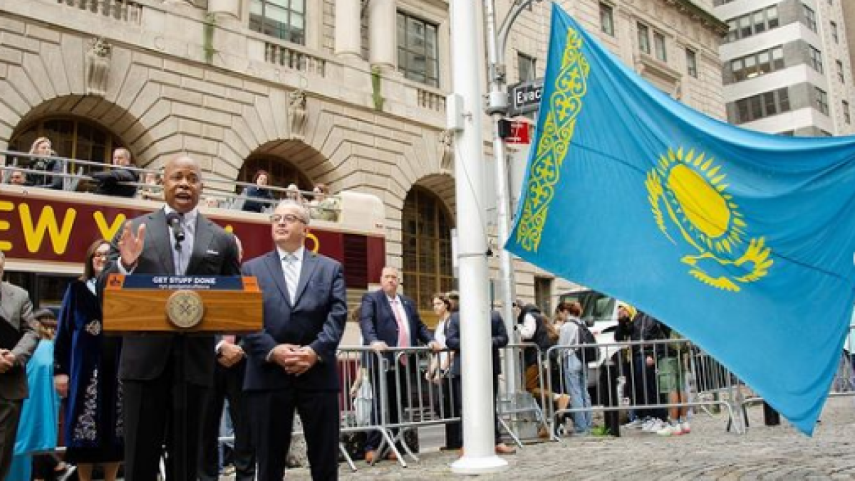 instagram.vom/@nycmayor