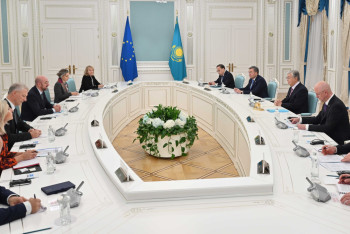 Фотография к новости: Президент Казахстана провёл переговоры с Президентом Европейского Совета