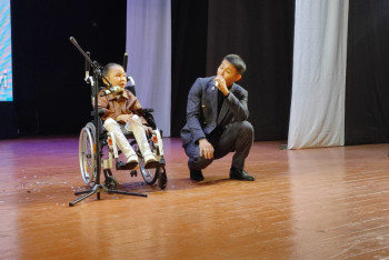 Фотография к новости: Семейский "Голос" с участием детей-инвалидов вызвал овации у зрителей