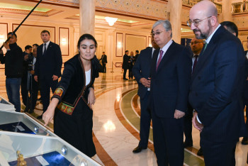 Фотография к новости: Президенты приняли участие в церемонии открытия Дней культуры Кыргызстана в Казахстане