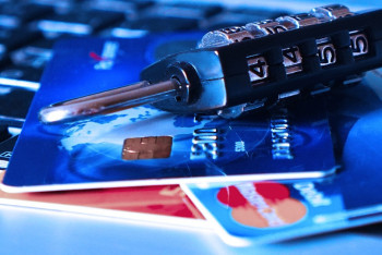 Фотография к новости: Интернет-мошенники предлагают казахстанцам выплату компенсаций по депозитам