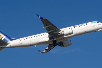 Фотография к новости: Спасли самолёт от крушения: казахстанцев наградили в Великобритании