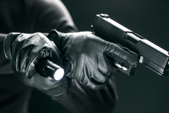 Хваставшегося пистолетом мужчину задержали в Алматы