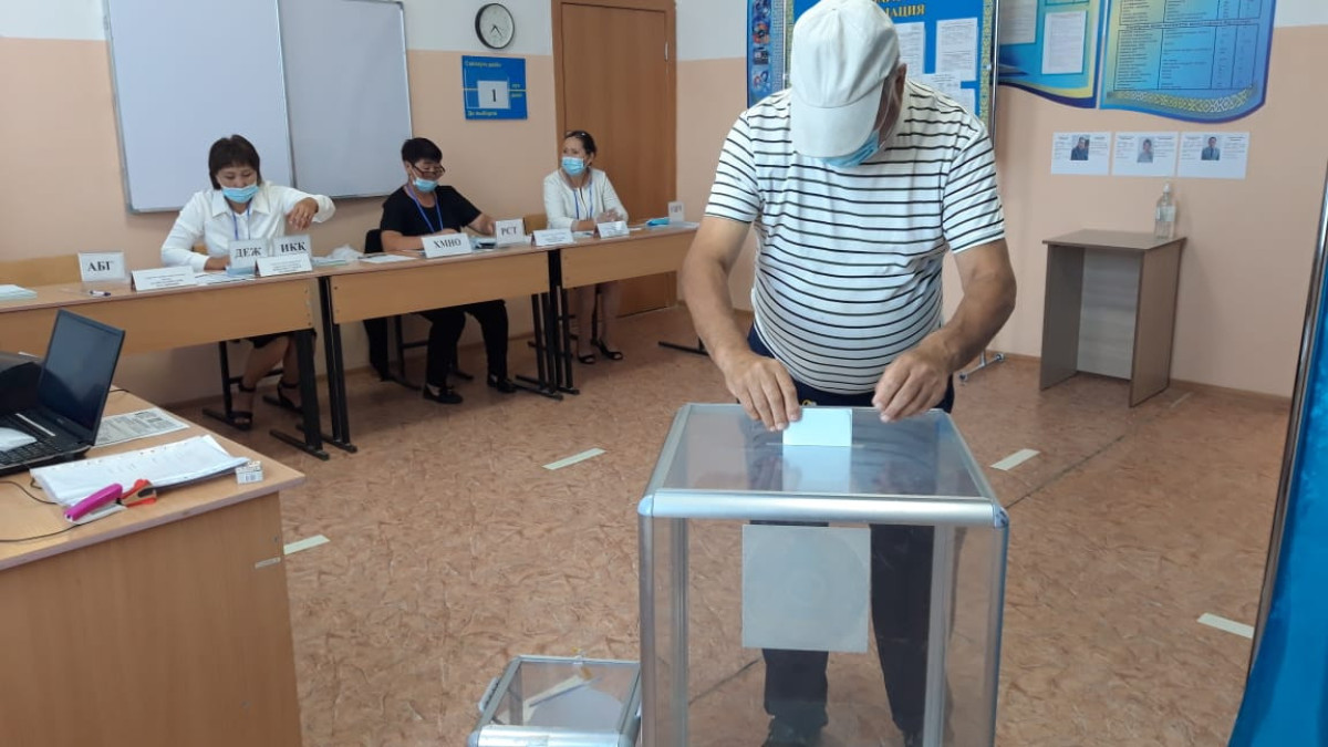 Сколько наблюдателей аккредитованы на выборы президента в Казахстане