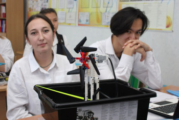 Фотография к новости: Лучшие научные проекты школьников отобрали в Акмолинской области