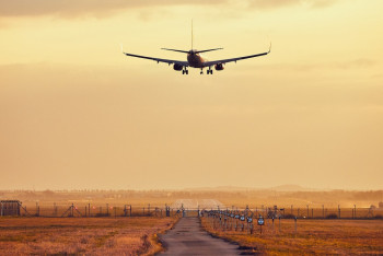 Фотография к новости: Многодетного отца осудили в Астане за фейк о бомбе в самолете