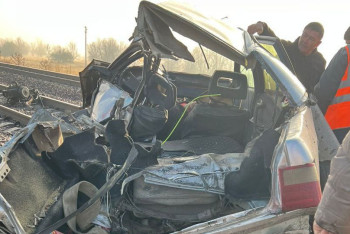 Фотография к новости: Автомобиль столкнулся с поездом в Жамбыльской области: погибло 6 человек