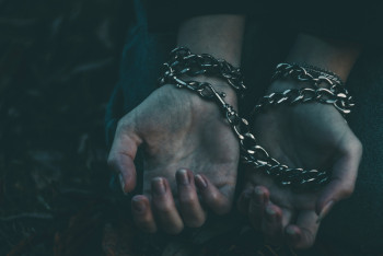 Как в Казахстане борются с торговлей людьми?