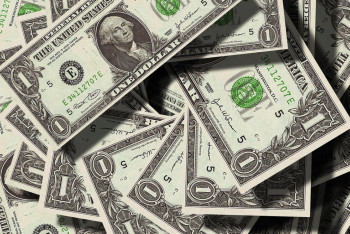 Фотография к новости: Казахстанец пытался вывезти чемодан с валютой в Грузию