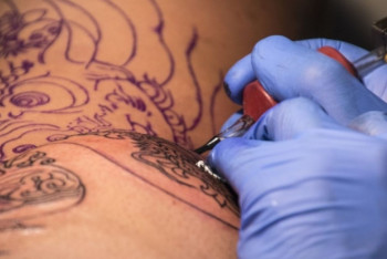 Фотография к новости: В ДУМК обеспокоились популярностью татуировок среди молодёжи