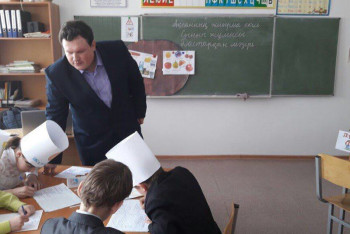 Фотография к новости: Как легко выучить казахский: учитель-тиктокер из Костаная даёт онлайн советы