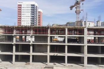 Фотография к новости: Ограждение на стройке может рухнуть на детскую площадку в Актау