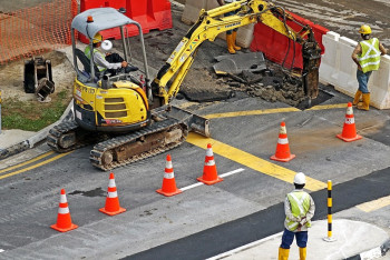 Фотография к новости: Токаев взял на личный контроль строительство дорог в Атырауской области
