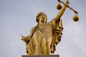 Присяжным хотят разрешить рассматривать дела по тяжким преступлениям