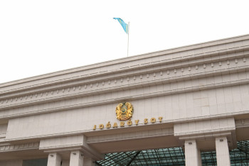 Фотография к новости: Многие казахстанцы идут на самоподжог - депутат обратился к Верховному суду