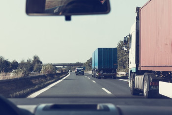 Фотография к новости: Казахстан планирует привлечь 20 млрд долларов инвестиций в транспортно-логистическую отрасль