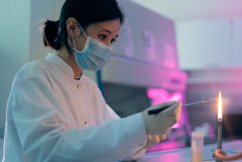 Фотография к новости: Чтобы вирусы не утекали из лабораторий: проектом  казахстанских студентов заинтересовались в ФБР