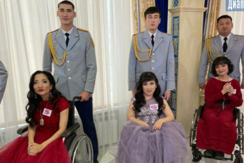 Фотография к новости: Конкурс красоты среди девушек на колясках прошел в Актобе