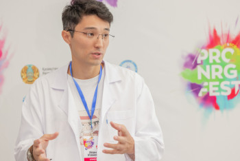 Фотография к новости: "Я горжусь каждым учеником". Учитель химии из TikTok рассказал о том, как обучать детей с помощью аниме