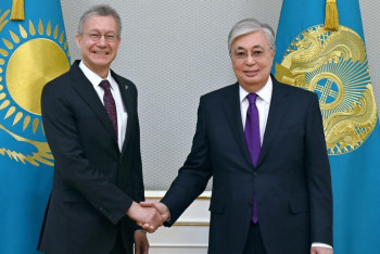 Фотография к новости: Президент принял посла США