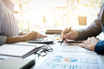 Фотография к новости: Гранты для молодёжи и НПО: какие проекты реализуют в Центре гражданских инициатив