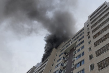 Пятерых, в том числе ребёнка, спасли пожарные Астаны