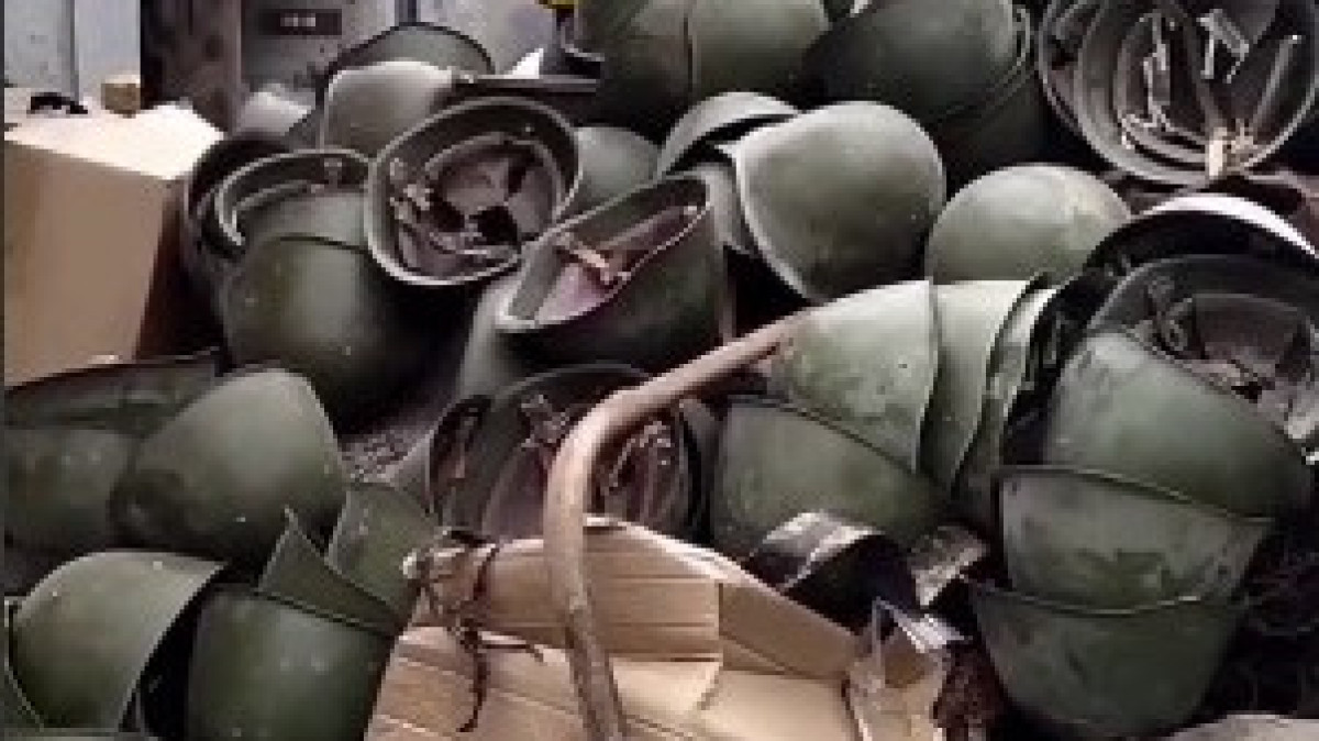 Военные каски на свалке: скандальное видео прокомментировали в Минобороны