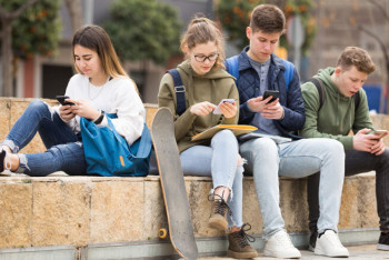 Фотография к новости: Как "активизировать" пассивную молодёжь, рассказал эксперт