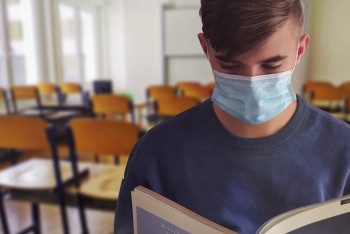 Фотография к новости: 38 человек заразились коронавирусом 20 ноября - Минздрав