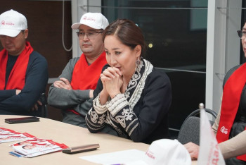 Фотография к новости: Каракат Абден обратилась к блогерам, поздравляя Токаева с победой