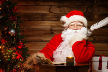 Фотография к новости: Казахстанский Дед Мороз будут читать письма от детей в прямом эфире TikTok и Instagram