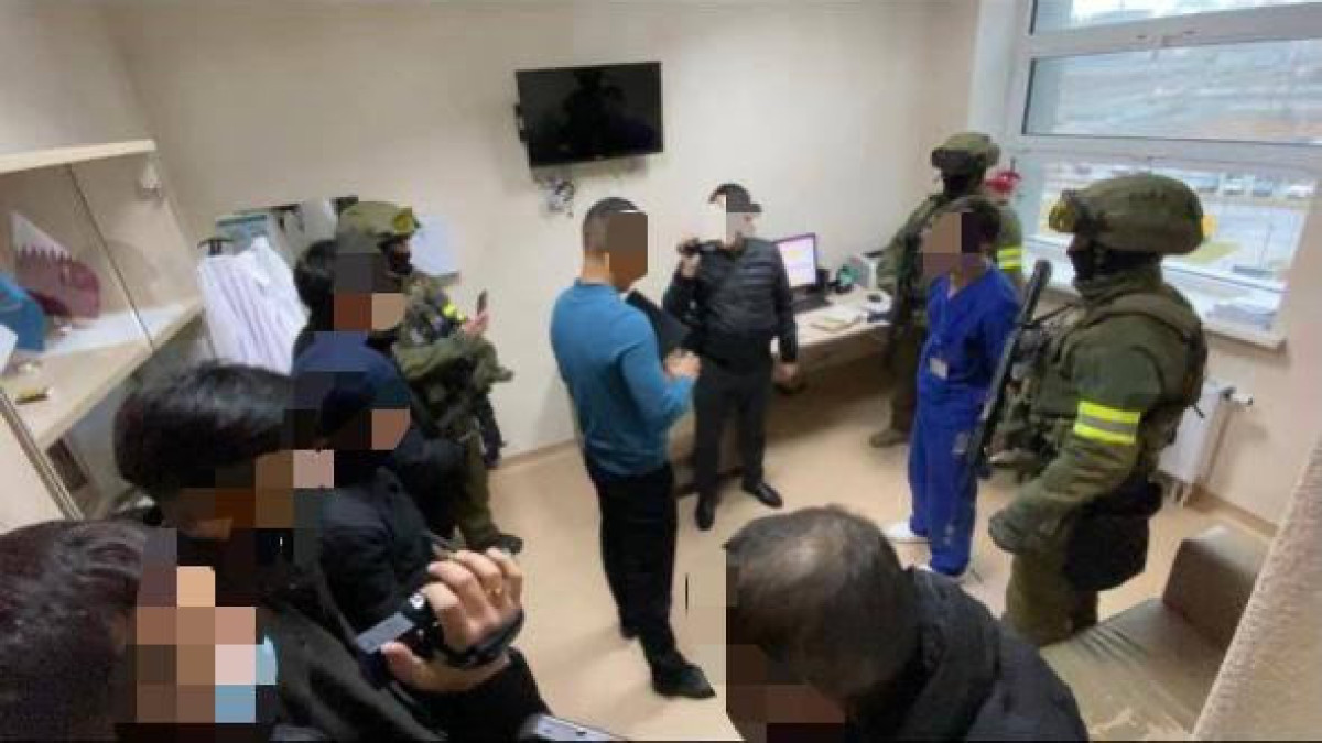 В больнице Астаны медработник продавал гашиш