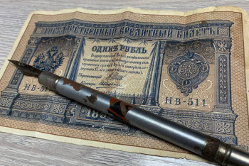 Фотография к новости: Семейские копатели подарили редакции BaigeNews.kz древние артефакты