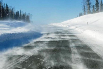 Фотография к новости: Проезд через перевал Алтын Емель закрыли из-за непогоды