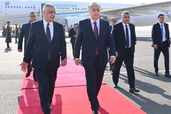 Фотография к новости: Касым-Жомарт Токаев прилетел в Ереван