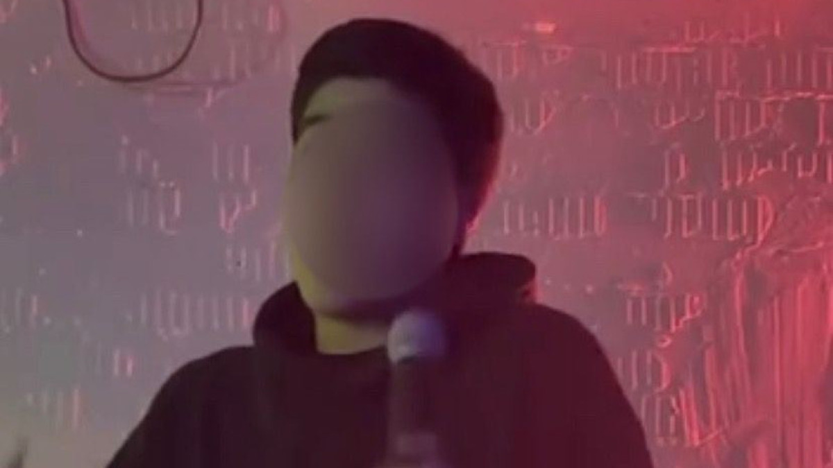 Скандальное выступление стендапера проверит полиция Алматы