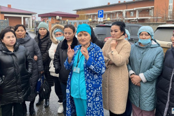 Фотография к новости: Санитарки инфекционной больницы бастовали в Атырау