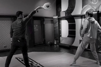 Фотография к новости: Димаш Кудайберген показал свои бойцовские навыки