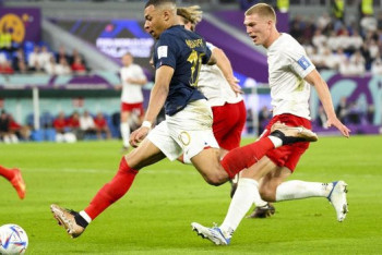 Фотография к новости: Франция обыграла Данию и первой вышла в плей-офф ЧМ-2022