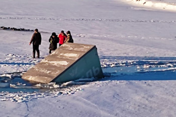 Две машины провалились под лёд в Карагандинской области