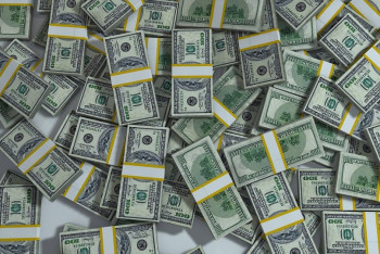 Фотография к новости: 50 тысяч долларов пытались незаконно вывезти из Казахстана в Дубай