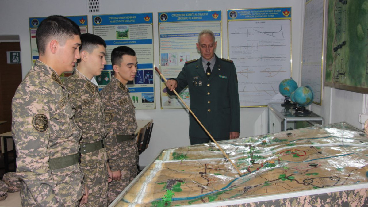 предоставлено героем