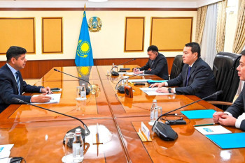 Фотография к новости: Смаилов потребовал обеспечить стабильность работы металлургического комбината в Темиртау