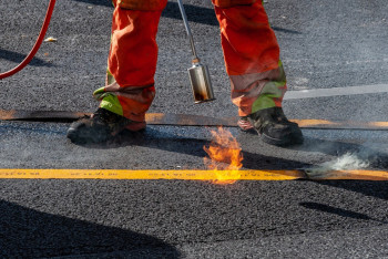 Фотография к новости: На севере Казахстана остановили ремонт дороги за два миллиарда тенге