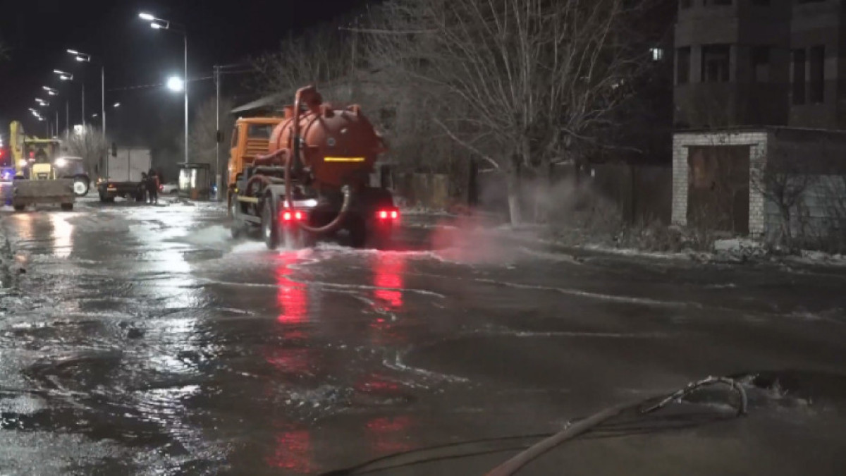 Крупная авария на водопроводе произошла в Петропавловске